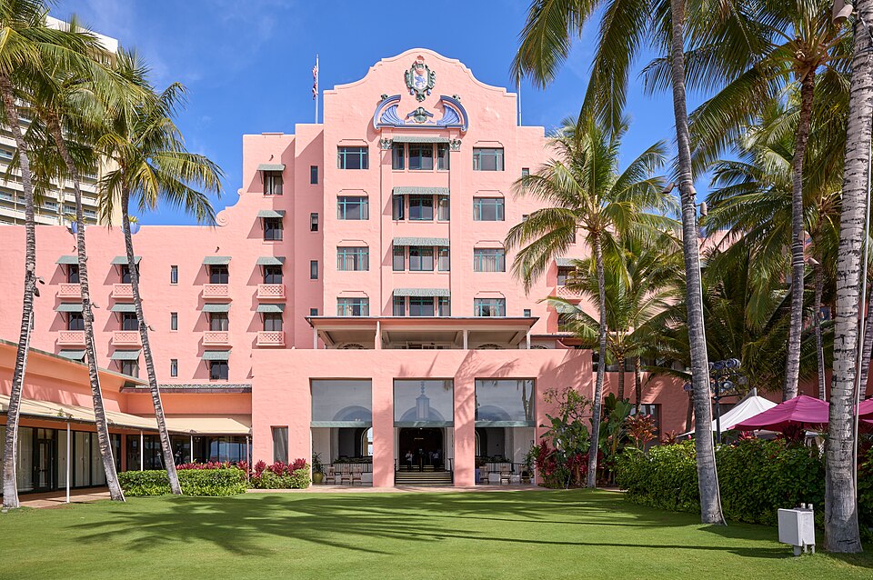 The Royal Hawaiian (2024)-L1004805